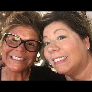 Meet your Posher, Crystal